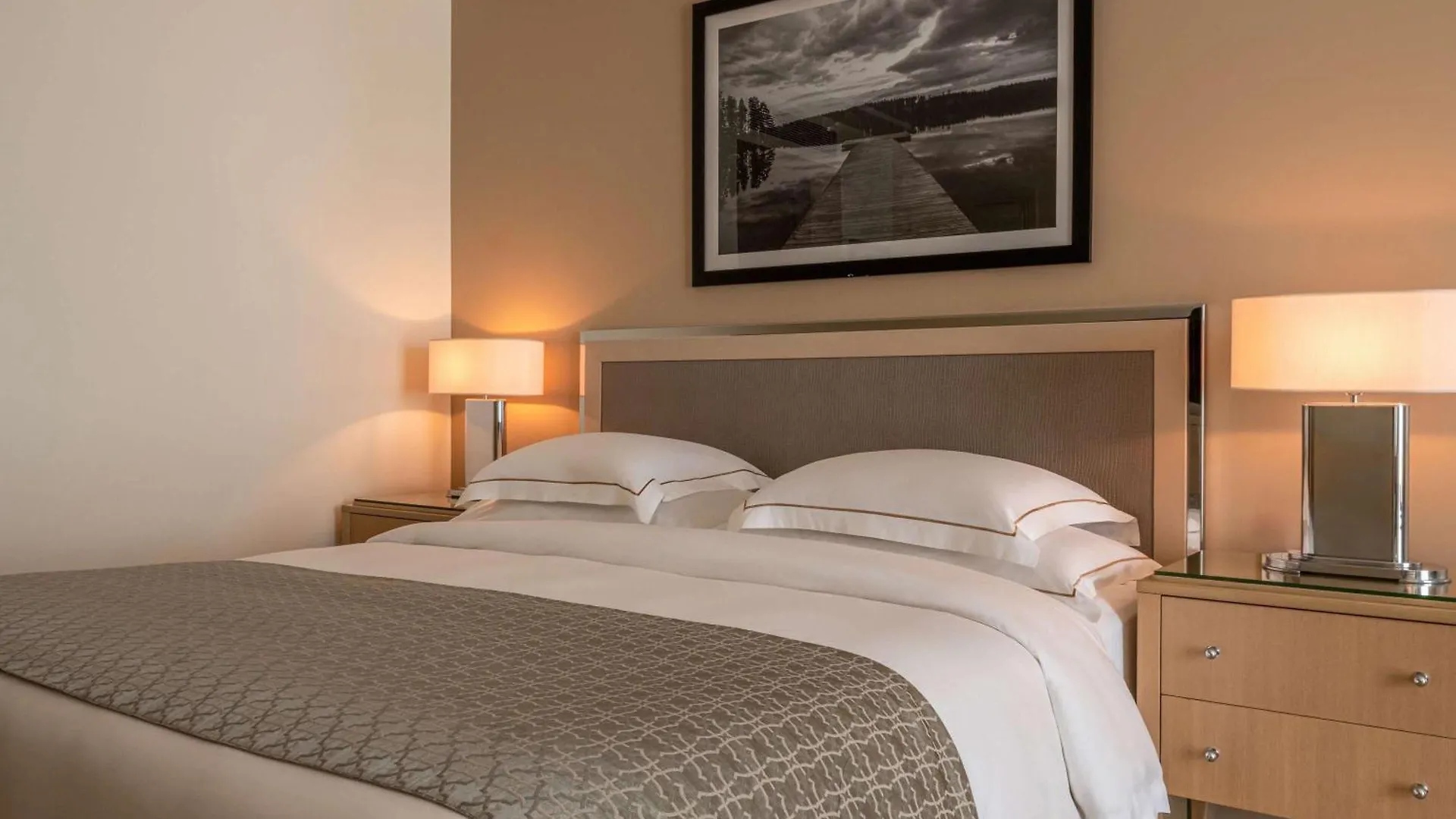 Moevenpick Hotel Beirut 5*,  Libano