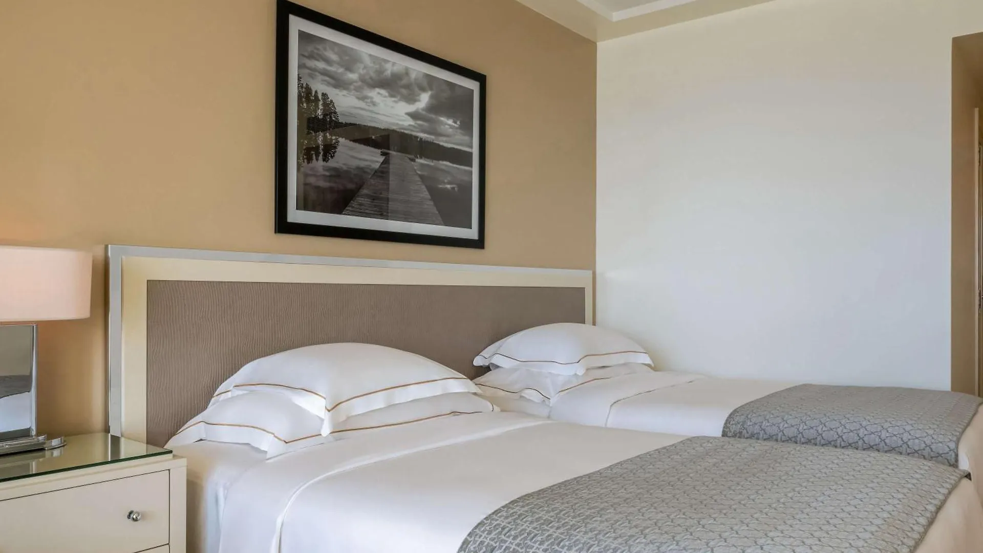 Moevenpick Hotel Beirut Resort