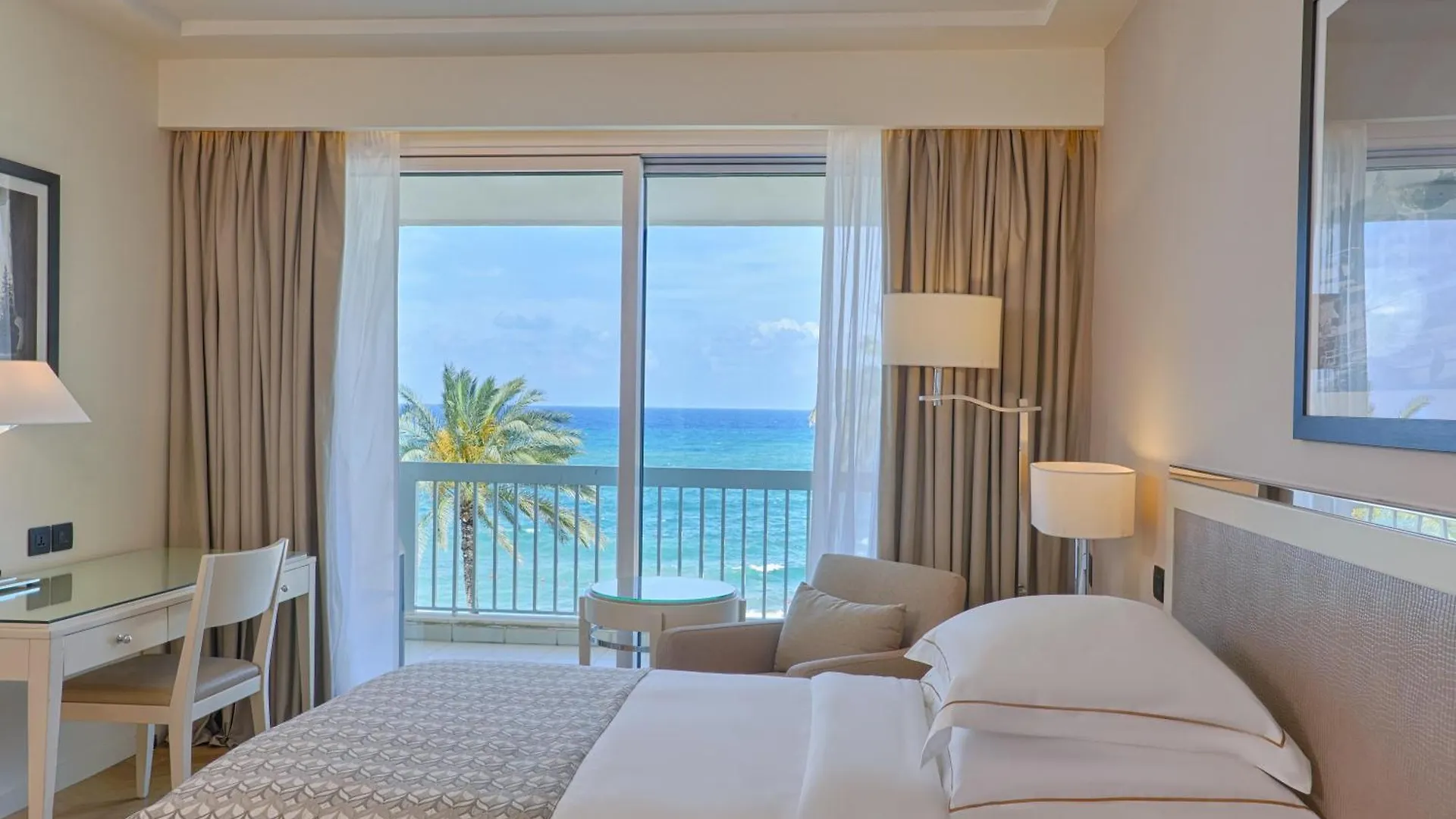 ***** Feriested Moevenpick Hotel Beirut Libanon