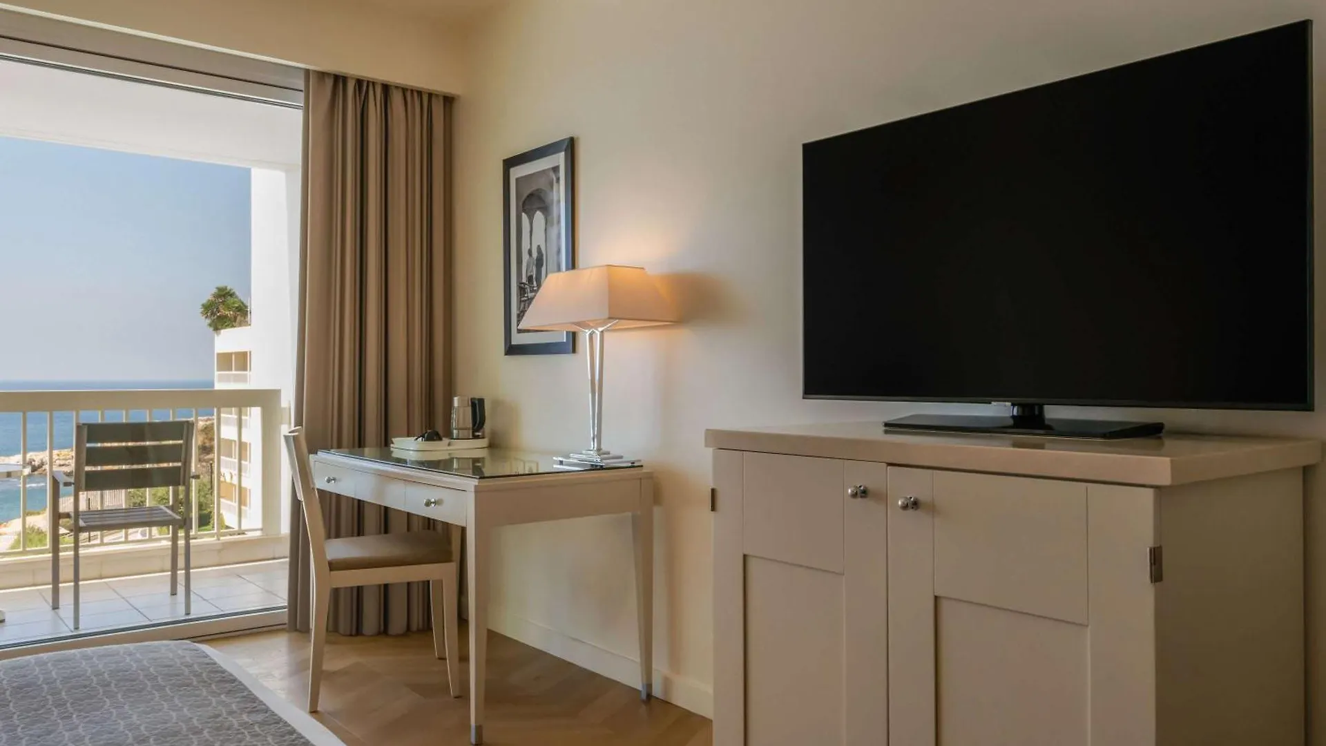 Moevenpick Hotel Бейрут 5*,