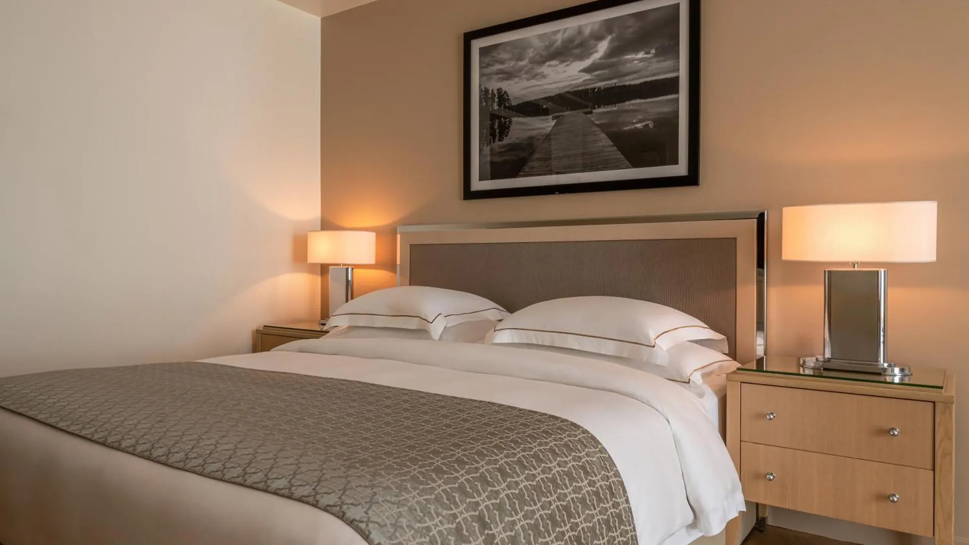 Moevenpick Hotel Бейрут 5*,  Ливан