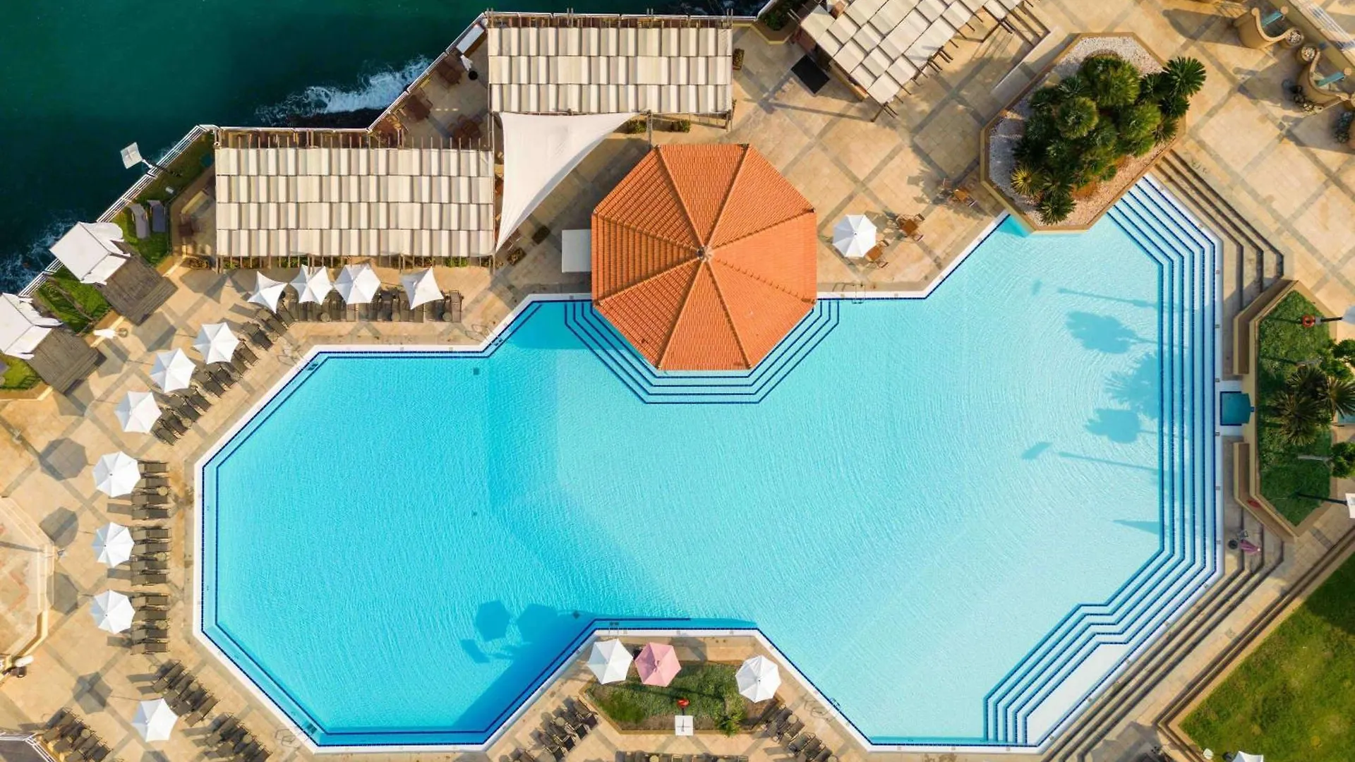 Moevenpick Hotel Beyrouth 5*,